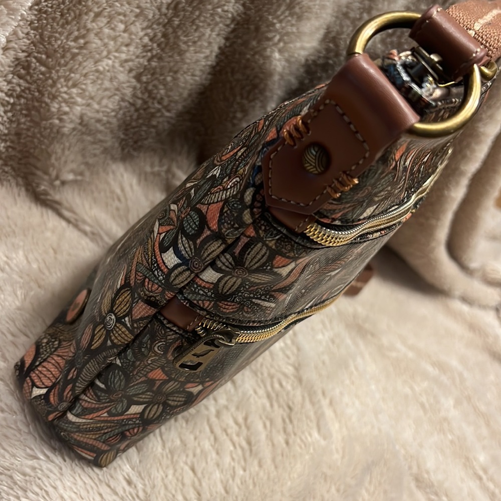 SAKROOTS Artist Circle City Crossbody - Picture 7 of 17